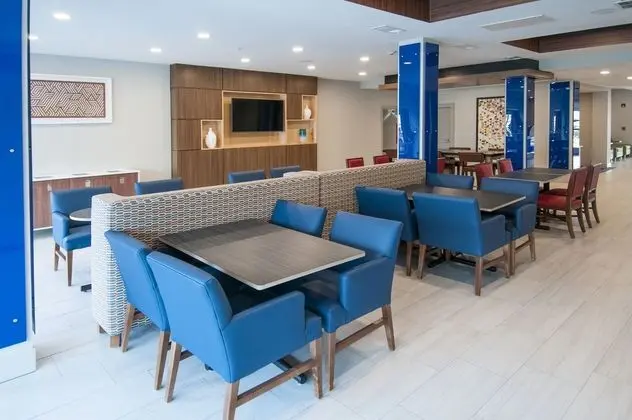 Holiday Inn Express and Suites Dallas North Tollwa - Dış Mekan