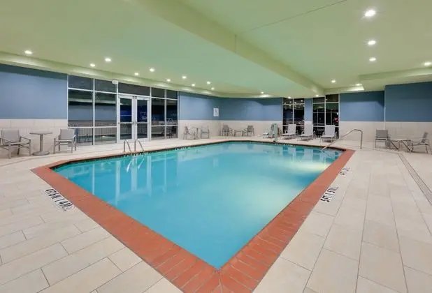 HOLIDAY INN EXPRESS AND SUITES DALLAS - NORTHWEST - Havuz