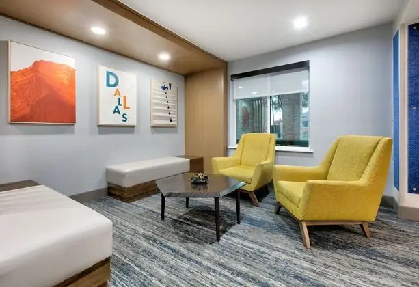 Holiday Inn Express and Suites Dallas Park Central - Dış Mekan