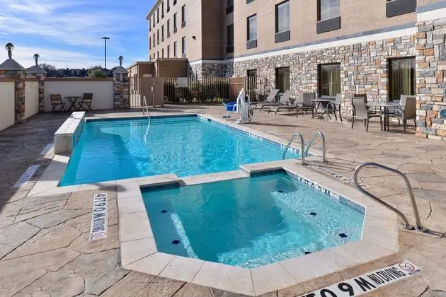 Holiday Inn Express and Suites Dallas South Desoto - Havuz
