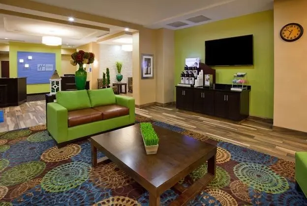 Holiday Inn Express & Suites Davenport, an IHG Hotel - Lobi