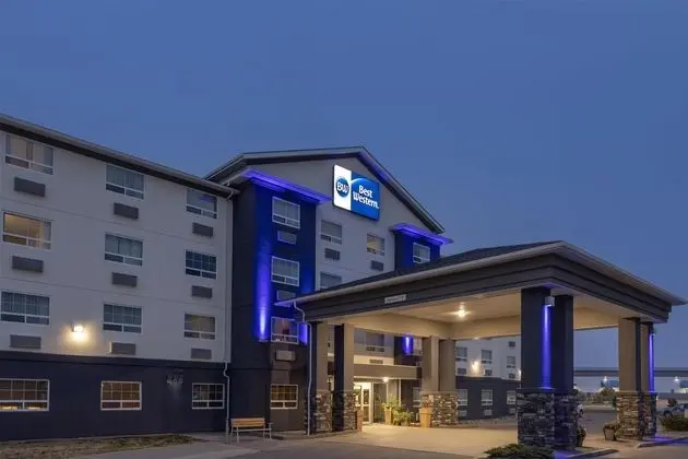 Holiday Inn Express & Suites Dawson Creek - Dış Mekan