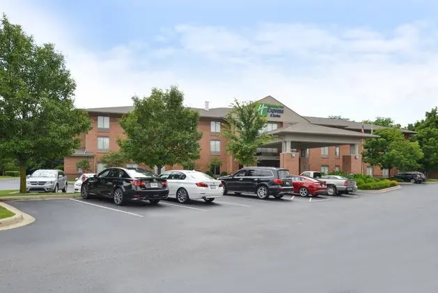 Holiday Inn Express & Suites Dayton-Centerville