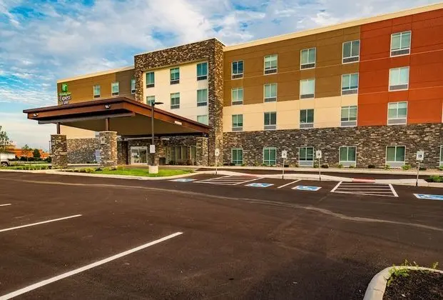 Holiday Inn Express And Suites Dayton East Beavercreek, an IHG Hotel - Dış Mekan
