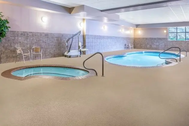Holiday Inn Express and Suites Deadwood Gold Dust - Havuz