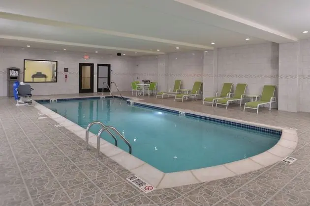 Holiday Inn Express & Suites Dearborn SW - Detroit Area, an IHG Hotel - Havuz