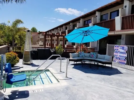 Holiday Inn Express Hotel & Suites Del Mar - Havuz