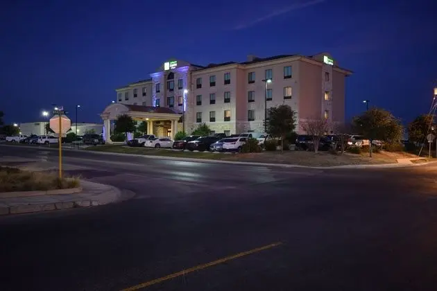 Holiday Inn Express Hotel & Suites Del Rio