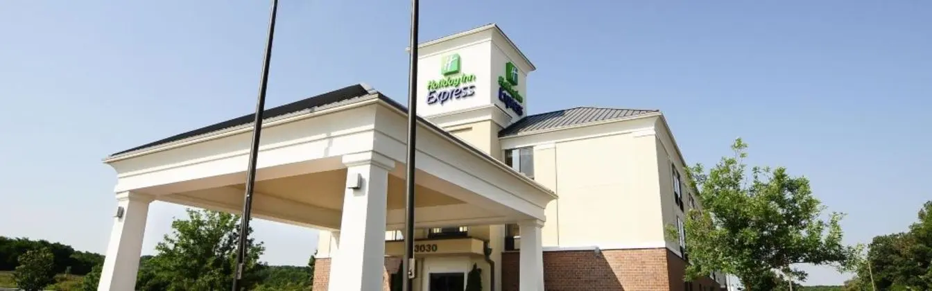 Holiday Inn Express & Suites Delafield