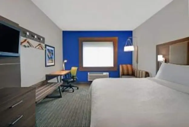 Holiday Inn Express And Suites Detroit Dearborn, an IHG Hotel - Oda