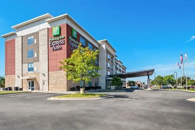 HOLIDAY INN EXPRESS AND SUITES DETROIT NORTHWEST - - Dış Mekan