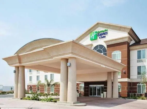 Holiday Inn Express and Suites Dinuba West