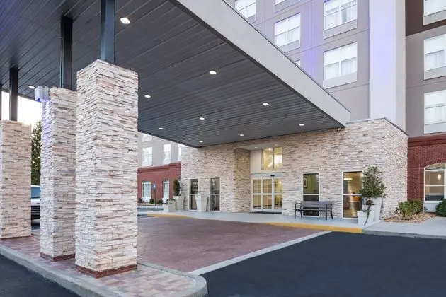 Holiday Inn Express and Suites Duluth Mall Area