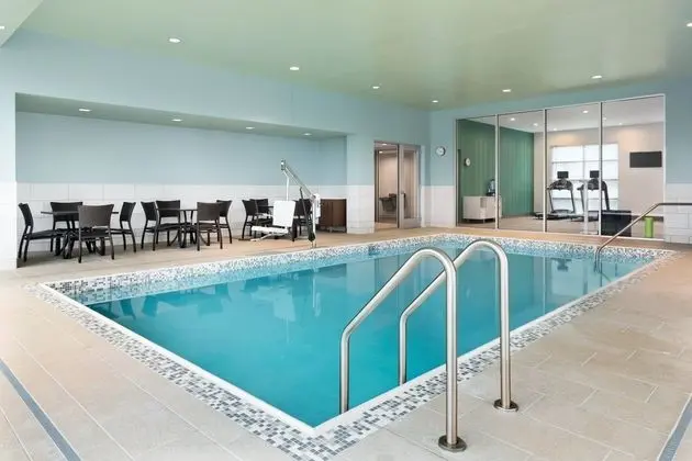 Holiday Inn Express and Suites Duluth North Miller - Havuz