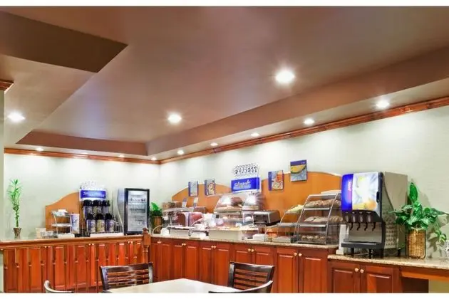 Holiday Inn Express Hotel & Suites Duncan 