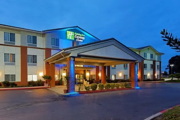 Holiday Inn Express Hotel&Suites East Bay Area
