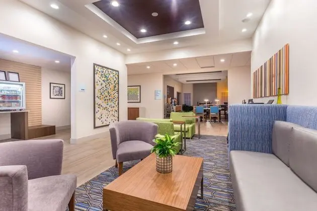 Holiday Inn Express and Suites Eau Claire North - Dış Mekan