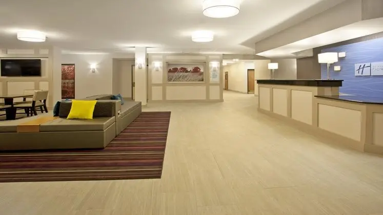 Holiday Inn Express and Suites Eden Prairie Minnet