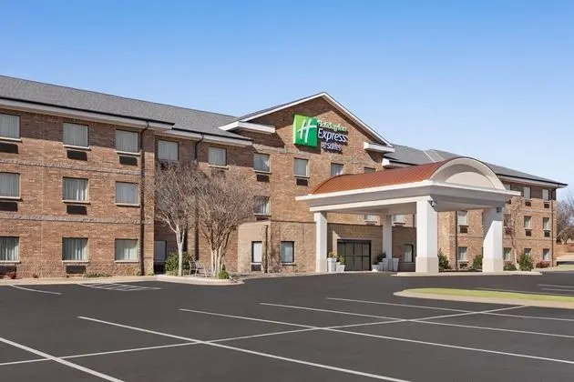 Holiday Inn Express and Suites Edmond - Dış Mekan
