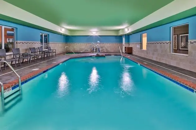 Holiday Inn Express And Suites Effingham, an IHG Hotel - Havuz