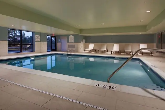 HOLIDAY INN EXPRESS AND SUITES ELIZABETHTOWN NORTH - Havuz