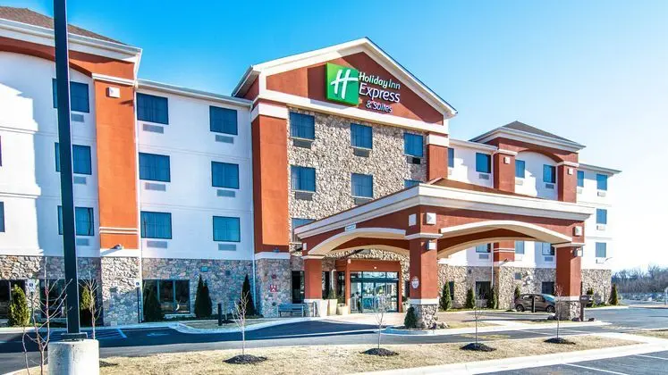 Holiday Inn Express and Suites Elkton -University