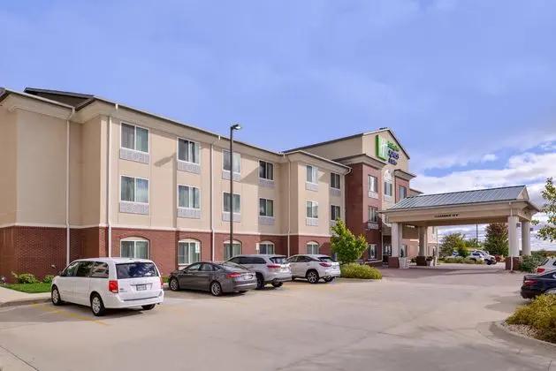 Holiday Inn Express & Suites Emporia Northwest by IHG