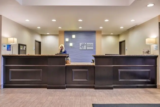 Holiday Inn Express & Suites Emporia Northwest by IHG - Dış Mekan