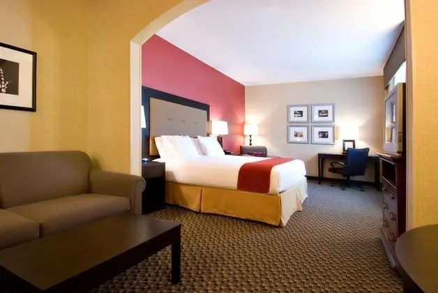 Holiday Inn Express and Suites Eugene Downtown Uni