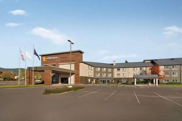 Holiday Inn Express and Suites Eugene Springfield