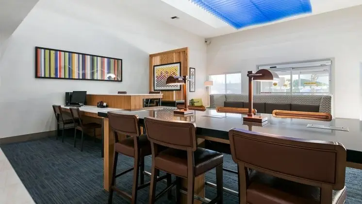Holiday Inn Express Suites Everett - Dış Mekan