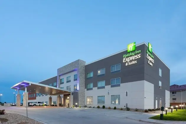 Holiday Inn Express & Suites Firestone Longmont, an IHG Hotel