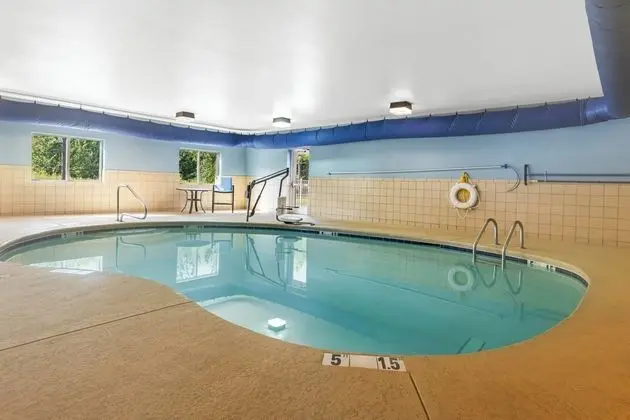 Holiday Inn Express Hotel & Suites Florence Northe - Havuz
