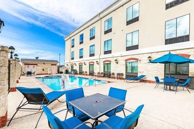 Holiday Inn Express and Suites Floresville - Öne Çıkan Resim