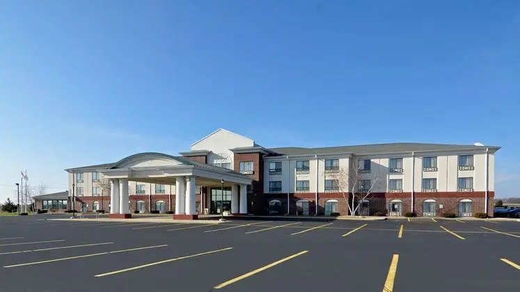Holiday Inn Express and Suites Fort Atkinson