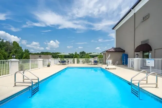 Holiday Inn Express & Suites Fort Payne - Havuz