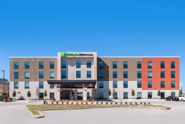 Holiday Inn Express and Suites Fort Worth West