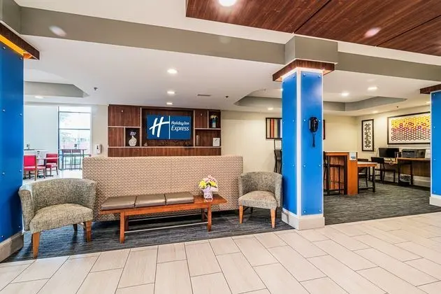 Holiday Inn Express and Suites Franklin - Dış Mekan