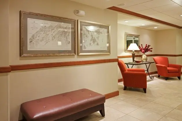 Holiday Inn Express and Suites Freeport Brunswick