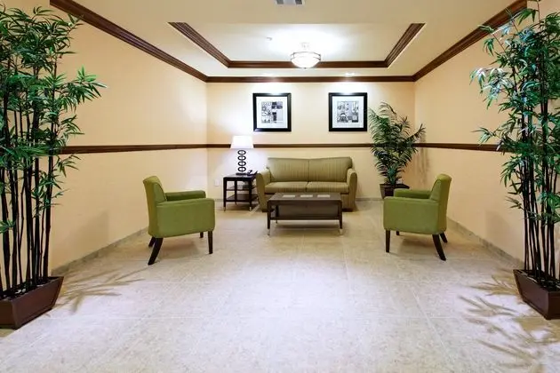 Holiday Inn Express Hotel & Suites Fresno Northwes - Lobi