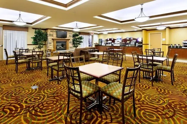 Holiday Inn Express Hotel & Suites Fresno Northwes - Yeme / İçme