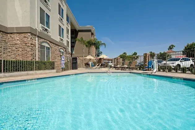 Holiday Inn Express Hotel & Suites Fresno South - Havuz