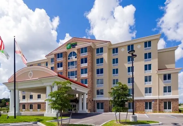 Holiday Inn Express and Suites Ft Myers East The F
