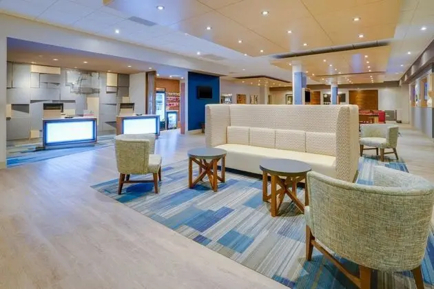 Holiday Inn Express and Suites Ft. Washington Phil - Lobi