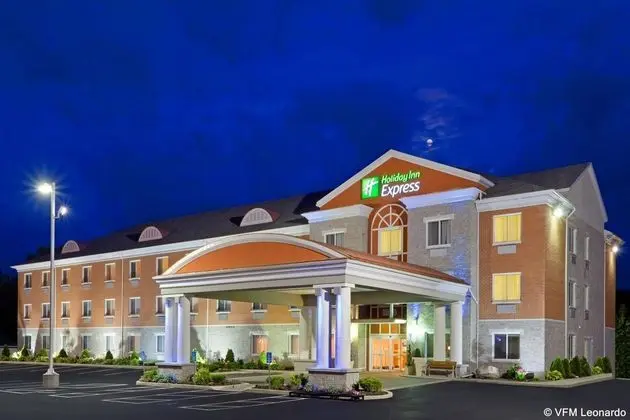 Holiday Inn Express Hotel & Suites