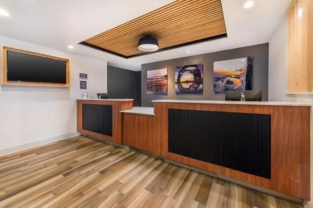 Holiday Inn Express Hotel & Suites - Lobi