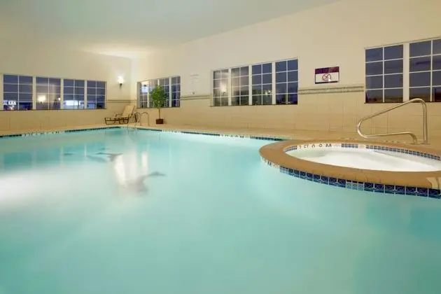 Holiday Inn Express Hotel & Suites Georgetown - Havuz