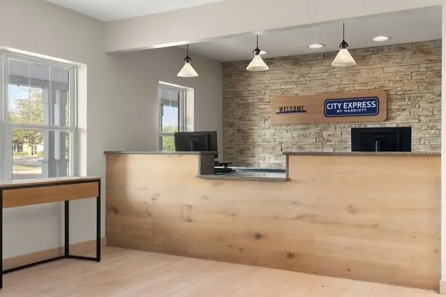 HOLIDAY INN EXPRESS AND SUITES GETTYSBURG - Lobi