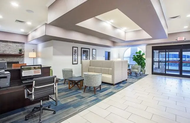 Holiday Inn Express and Suites GLASGOW - Dış Mekan