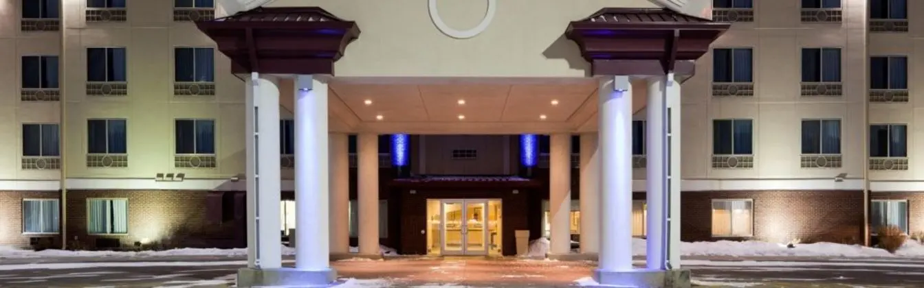 Holiday Inn Express & Suites Grand Forks